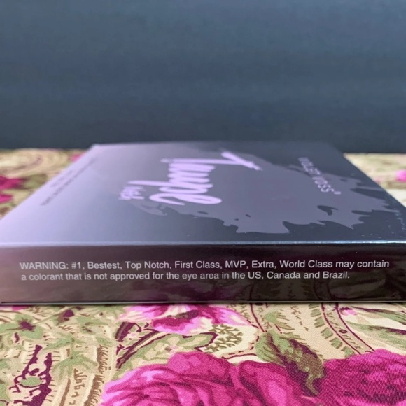 Violet Voss Taupe Notch Eyeshadow Palette - Picture 12 of 12